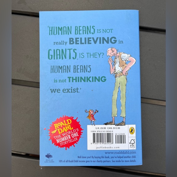 TWO CLASSIC ROALD DAHL SOFTCOVER NOVELS - Picture 3 of 11